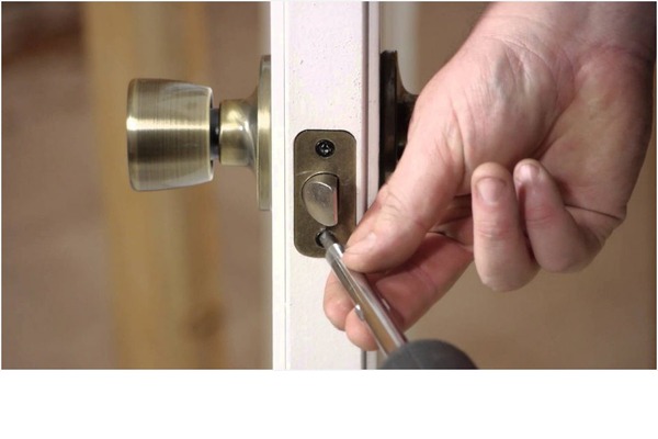 Разнообразие дверных ручек: как сделать выбор для межкомнатных дверей
